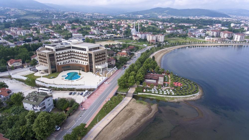 Tryp By Wyndham Izmit Hotel Kocaeli Exterior foto